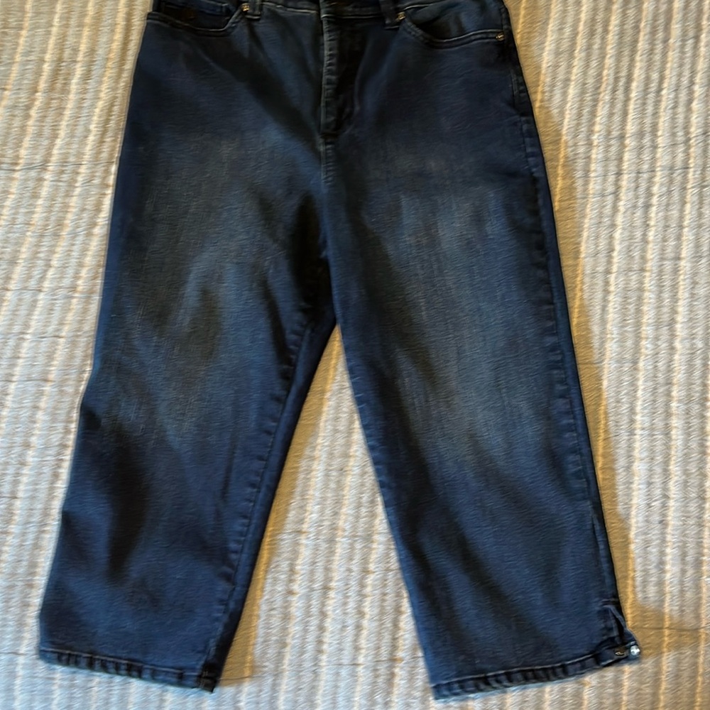 Gloria Vanderbilt Women’s Denim Capri - size 10